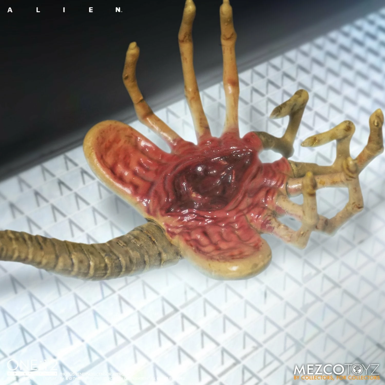 Mezco Toys ONE:12 Collective - Alien 13 Mezco Toys ONE:12 Collective - Alien - Image 13