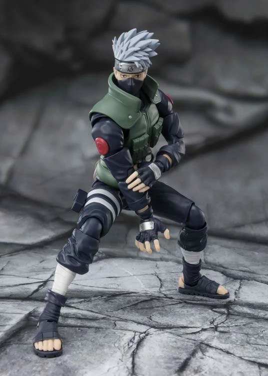 Bandai S.H. Figuarts Naruto: Shippuden - Kakashi Hatake (Famed Sharingan Hero) 4 Bandai S.H. Figuarts Naruto: Shippuden - Kakashi Hatake (Famed Sharingan Hero) - Image 4