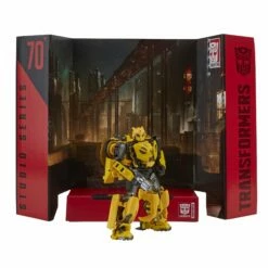 Hasbro Transformers Studio Series 70 - Deluxe Bumblebee B-127 -Toy Dojo F0784 TRA PROD SS DLX Bumblebee Online 300DPI 2000x 776aad36 fa47 4a76 bc64 aa90075b5f44