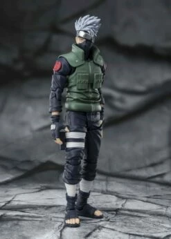 Bandai S.H. Figuarts Naruto: Shippuden - Kakashi Hatake (Famed Sharingan Hero) 13 Bandai S.H. Figuarts Naruto: Shippuden - Kakashi Hatake (Famed Sharingan Hero) -Toy Dojo b1681ba7 1083 4aa9 b32d e02eee18427f