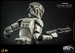 Hot Toys 1/6 Scale Figure - Clone Pilot (Star Wars: Episode II: Attack Of The Clones) -Toy Dojo clone pilot star wars gallery 6271a6fa7366b