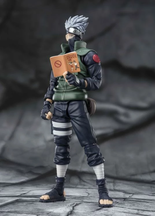 Bandai S.H. Figuarts Naruto: Shippuden - Kakashi Hatake (Famed Sharingan Hero) 8 Bandai S.H. Figuarts Naruto: Shippuden - Kakashi Hatake (Famed Sharingan Hero) - Image 8