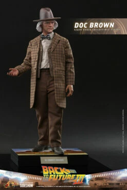 Hot Toys 1/6 Scale Figure - Back To The Future Part III - Doc Brown -Toy Dojo doc brown back to the future gallery 6144c34e0f624
