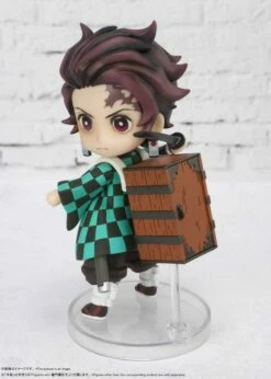 Bandai Demon Slayer - Kimetsu No Yaiba Figuarts Mini - Kamado Tanjiro -Toy Dojo kamado tanjiro 04 97251.1582332106.1280.1280
