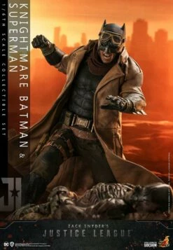 Hot Toys Movie Masterpiece 1/6 Scale Figure - Zack Snyder's Justice League - Knightmare Batman And Superman -Toy Dojo knightmare batman and superman dc comics gallery 605385ae13756 73149